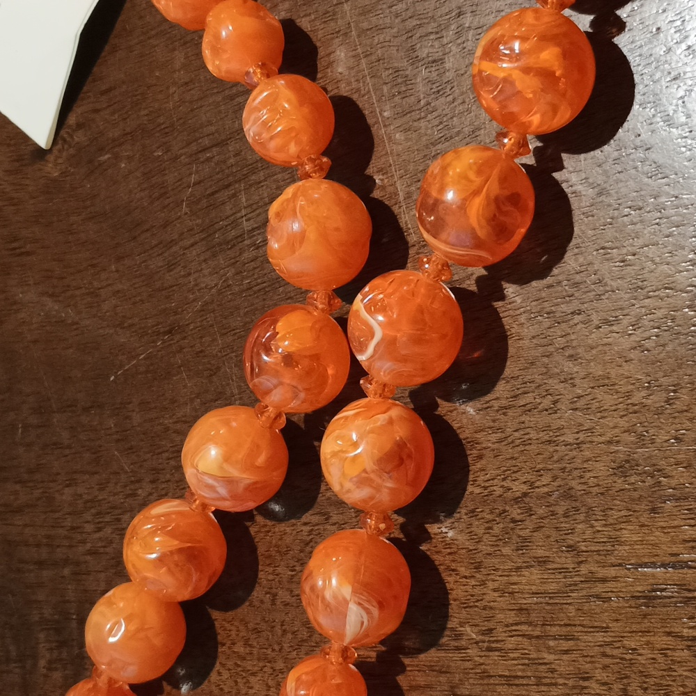 Groovy Orange Vintage 1950s To '70s Textured plastic necklace 16" And Earrings - Picture 7 of 7
